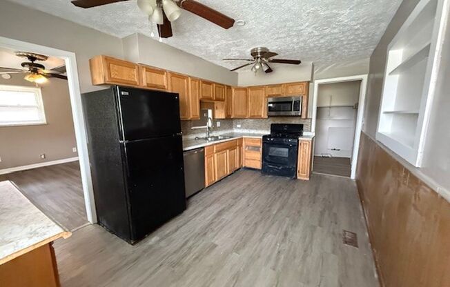 LARGE 4BR ONE LEVEL HOME WITH A GREAT FLOORPLAN.  TONS OF SPACE!