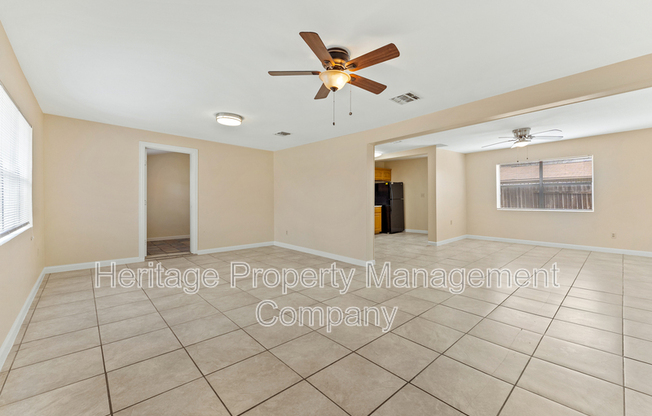 3323 W WOODLAWN AVE