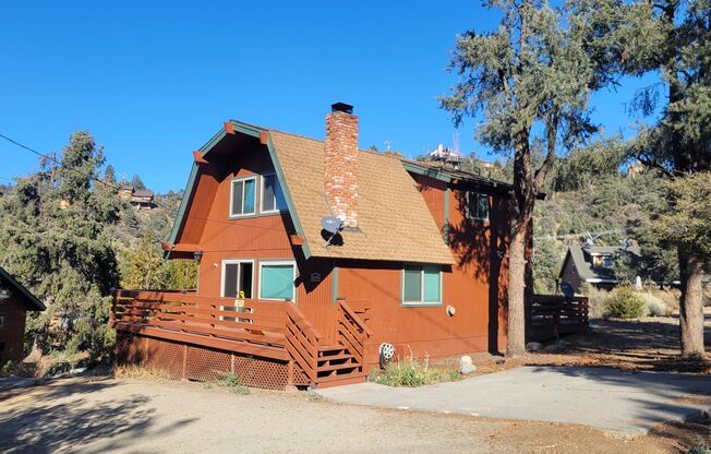 Bright and Airy 3-Bedroom Home with Ample Outdoor Space