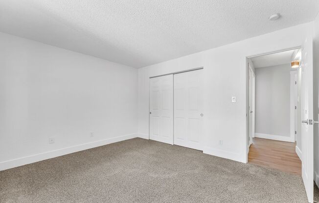 2 beds, 2 baths, 950 sqft, $1,725, Unit 89