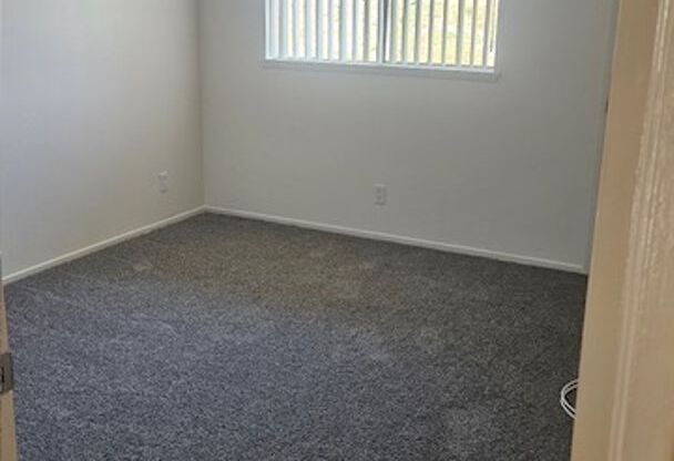 2 beds, 1 bath, 960 sqft, $2,500, Unit 42