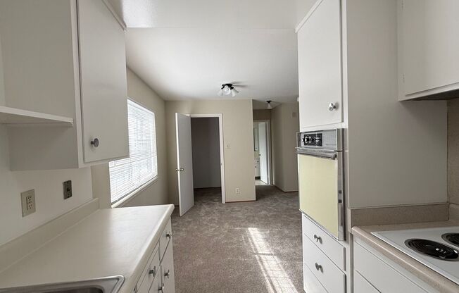 1 bed, 1 bath, $1,975, Unit Unit G