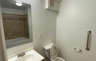 2 beds, 1 bath, 750 sqft, $1,000