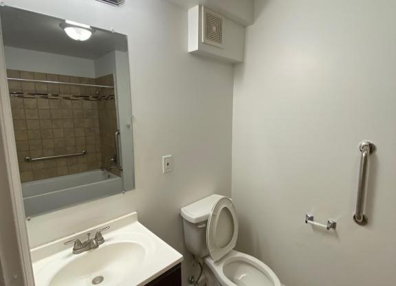 2 beds, 1 bath, 750 sqft, $1,000