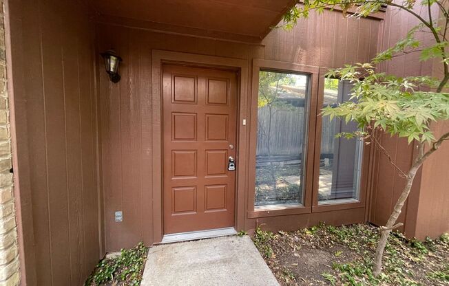 Beautiful!  2 Bedroom, 2 Bathroom, 2 Car Garage--Monticello Park
