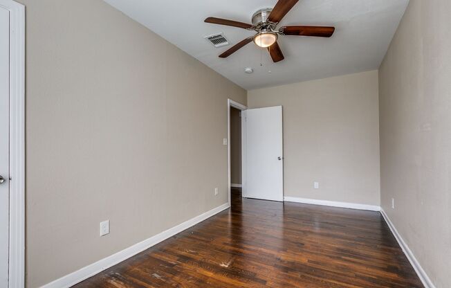 3 beds, 1 bath, $1,295