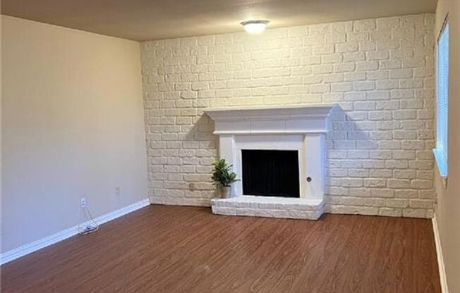 Arbor Village Condominium / Beautiful Update Unit / Refrigerator, Washer & Dryer included