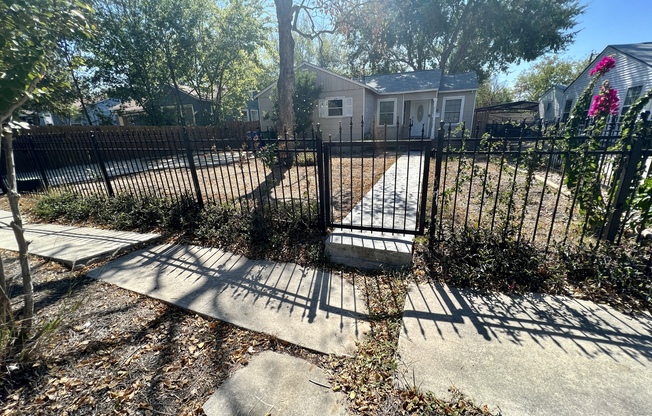 414 ELMWOOD DR