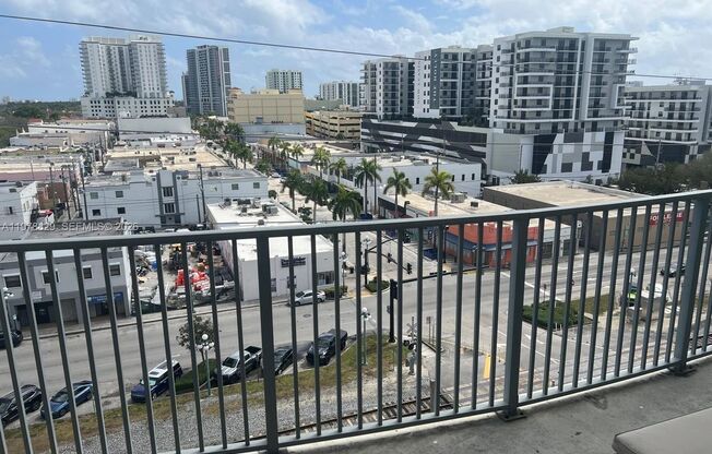 3 beds, 2.5 baths, $3,250, Unit # 719