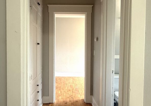 1 bed, 1 bath, 487 sqft, $1,200, Unit 305
