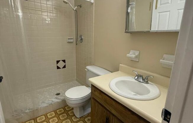 2 beds, 2 baths, $1,500, Unit UNIT E