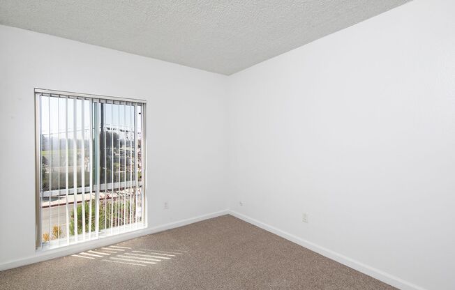 3 beds, 2 baths, 1,186 sqft, $2,895, Unit F-08