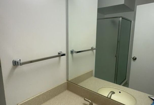 3 beds, 2 baths, $3,400, Unit # D 1002