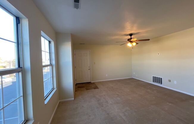 2 beds, 1 bath, $1,195, Unit 7931-07