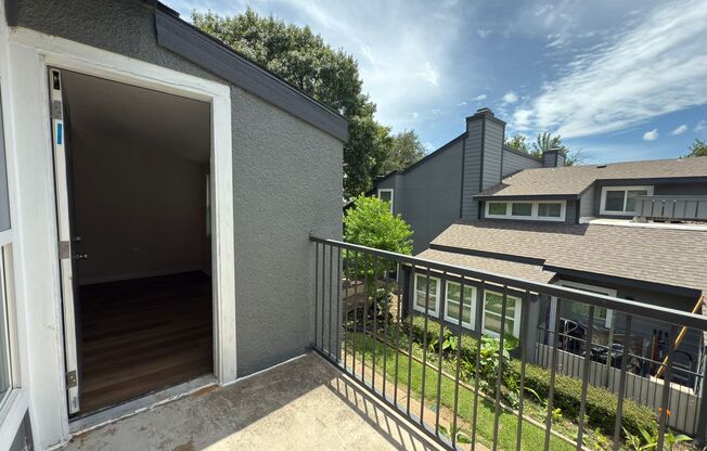 1 bed, 1 bath, $810, Unit APARTMENT 2017