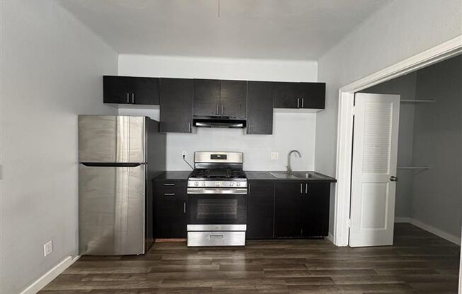 1000 Redondo Ave Apartments, Long Beach CA
