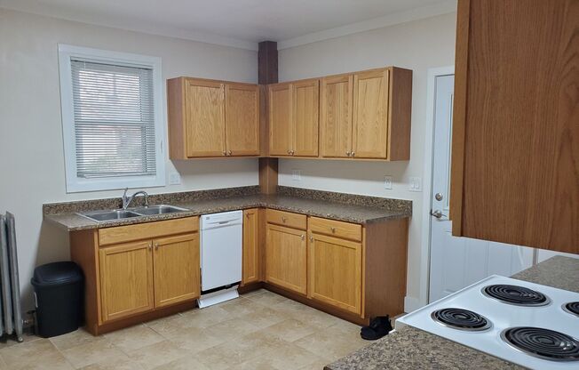 Studio, 1 bath, $1,195, Unit North