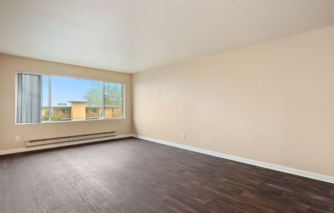 2 beds, 1 bath, 790 sqft, $2,095, Unit 1-207