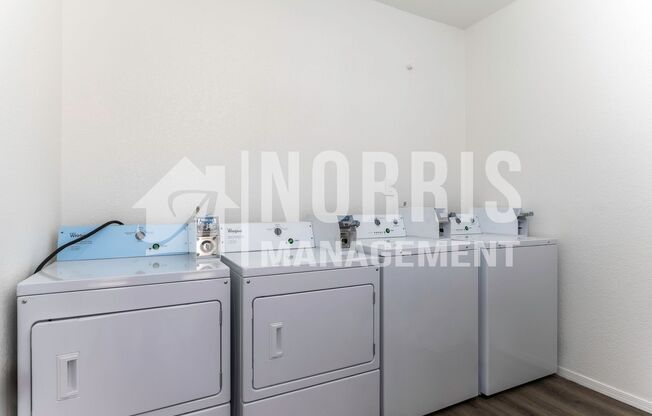 1 bed, 1 bath, 400 sqft, $900, Unit #1 (328)