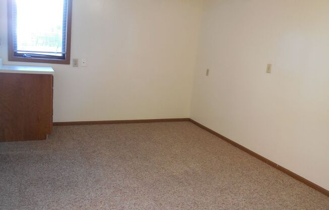 2 beds, 1.5 baths, 680 sqft, $949, Unit 8530