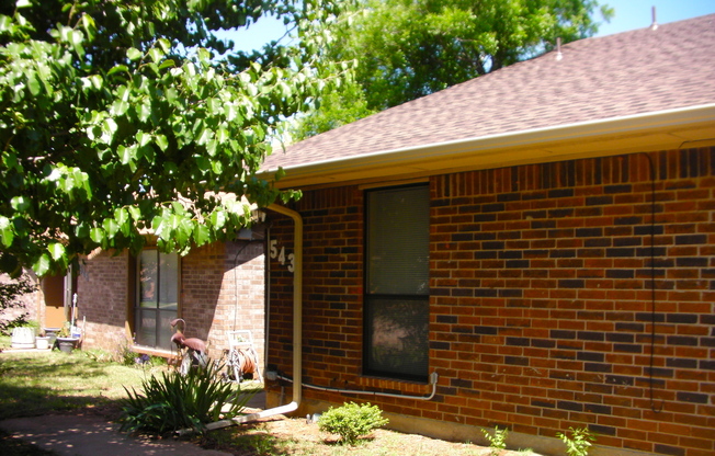 2 beds, 2 baths, $1,395