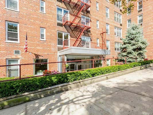 1 bed, 1 bath, 700 sqft, $2,100, Unit 4L