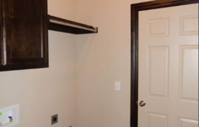 3 beds, 2 baths, $1,495