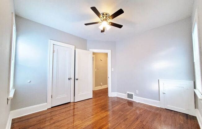 5 Bed - 2 Full Bath Cape Cod for Rent!
