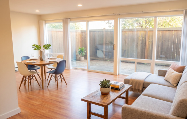 3 beds, 1 bath, $2,895, Unit R-412