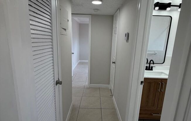 2 beds, 1 bath, 900 sqft, $2,250, Unit 5141-209