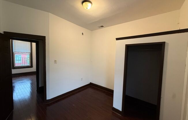6 beds, 2 baths, 1,600 sqft, $2,000, Unit Unit 3
