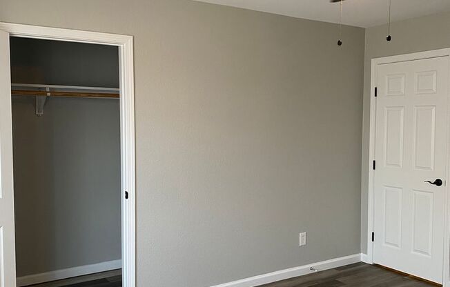 2 beds, 1.5 baths, 1,024 sqft, $1,275, Unit #5