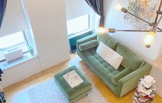 465 W 57 ST