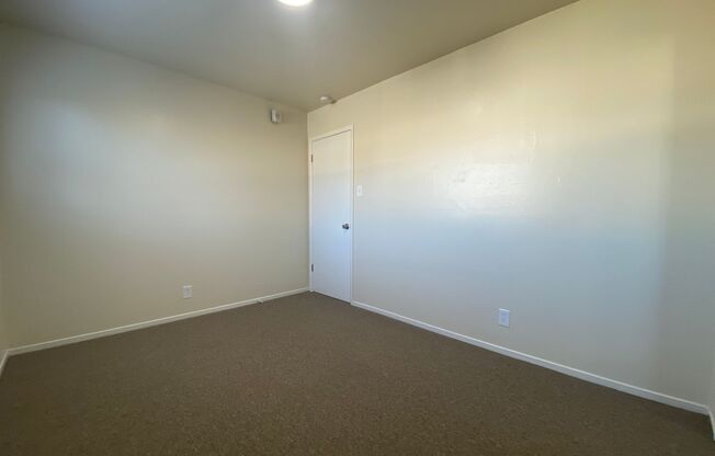 2 beds, 1 bath, 700 sqft, $1,995