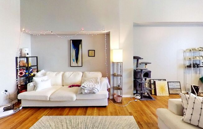 Large Duplexed Southport Corridor Two Bed/Two Bath