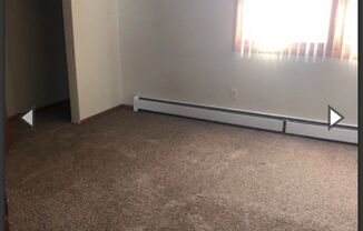 2 beds, 1 bath, 1,500 sqft, $1,000, Unit Unit 4