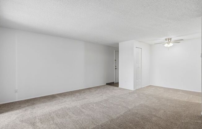 1 bed, 1 bath, 700 sqft, $1,175, Unit 30