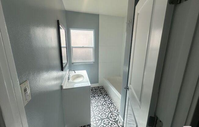 228 E 89 ST
