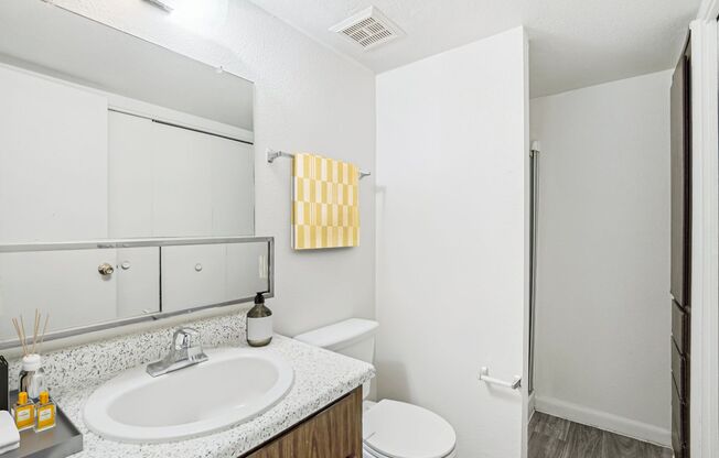 Studio, 1 bath, 350 sqft, $799, Unit 441