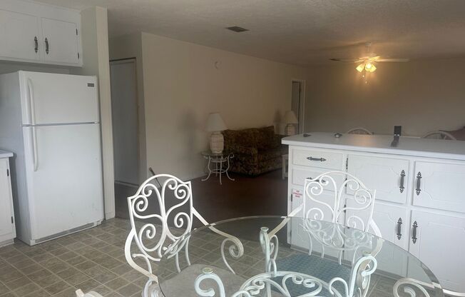 2 beds, 1 bath, $1,350, Unit Upper