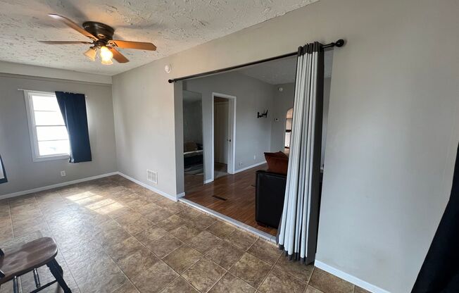 2 beds, 1 bath, $1,000, Unit A423-1