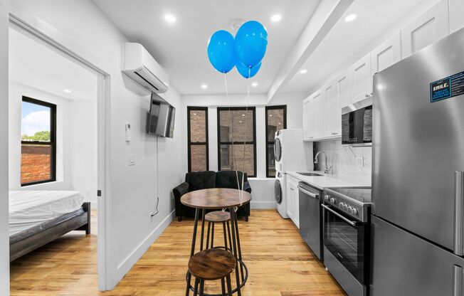 2 beds, 1 bath, 450 sqft, $3,238, Unit 9