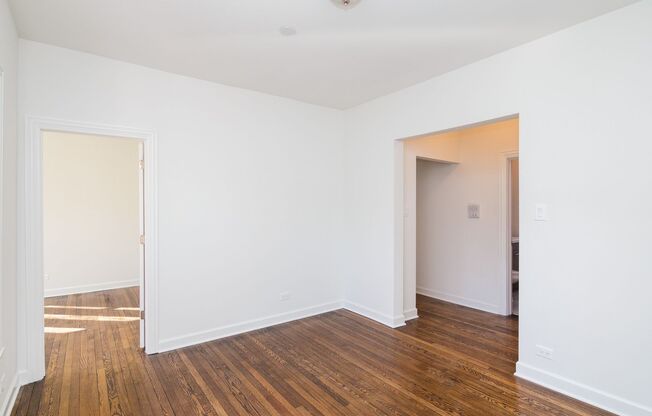 3 beds, 1 bath, 1,050 sqft, $2,400, Unit 6571-2