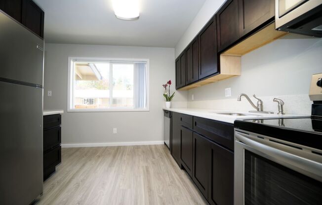 2 beds, 1 bath, 1,000 sqft, $1,975, Unit 64-14