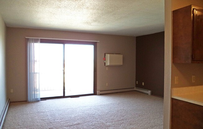 2 beds, 1 bath, 750 sqft, $795, Unit 705-23