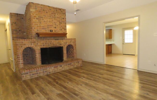 Whitehouse ISD! Handsome 3 Bedroom, 2 Bath Home