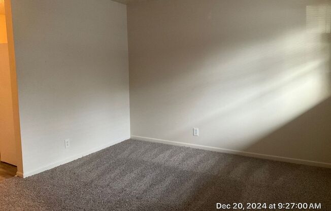 1 bed, 1 bath, 490 sqft, $895, Unit 04227-08