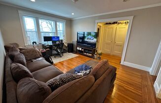 Spacious 1 bed - On Site Laundry - Close to Whole Foods, CVS