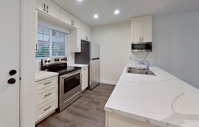 2 beds, 1 bath, 830 sqft, $2,495, Unit 117
