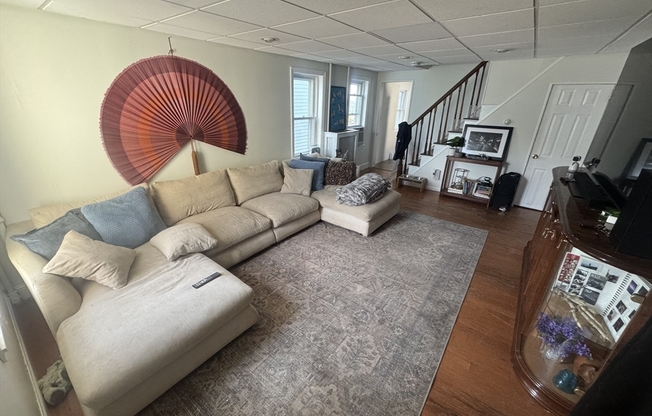 52 CREST AVE